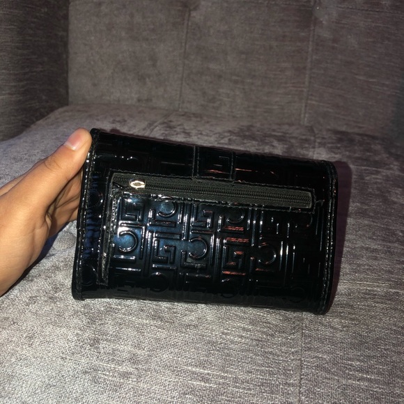 Liz Claiborne Wallet - Picture 4 of 4